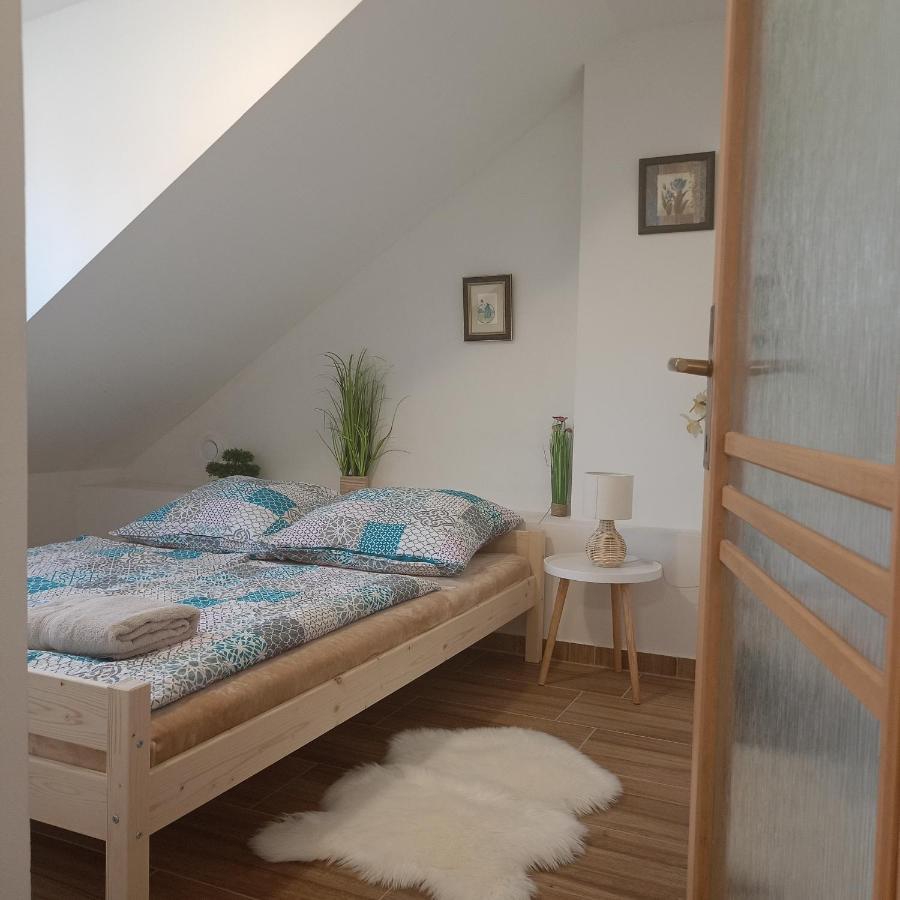 Ferienwohnung Kralovak Králŭv Dvŭr Exterior foto